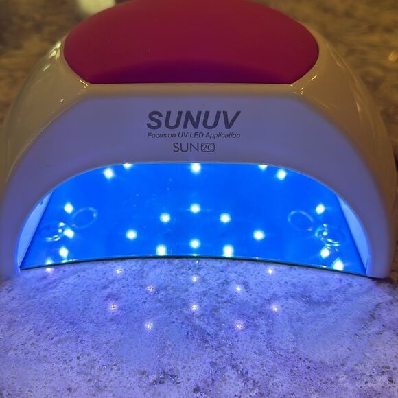 ✨ Sunuv Gel Nail UV Light with 4 Different Timers - Picture 3 of 4